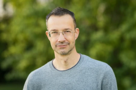 lecturer-image